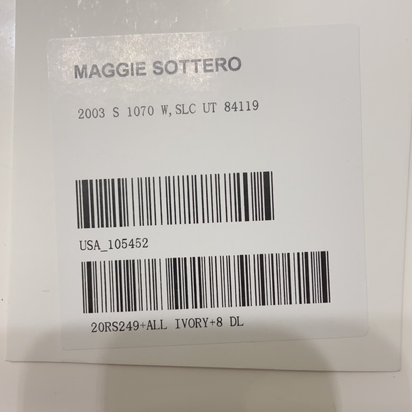 Wedding Dress-brand new, never worn not altered - Picture 16 of 16